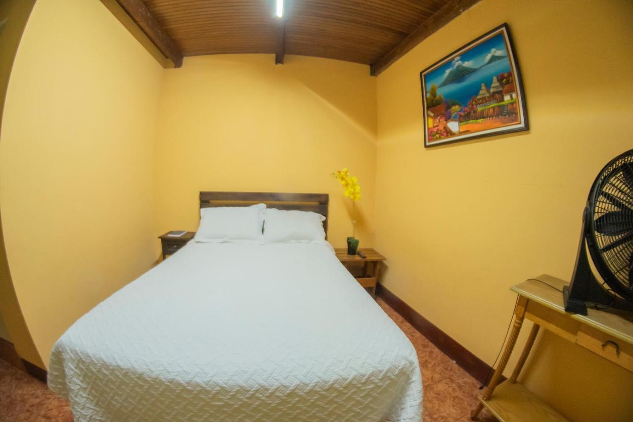 גואטמלה Euro Hostal מראה חיצוני תמונה